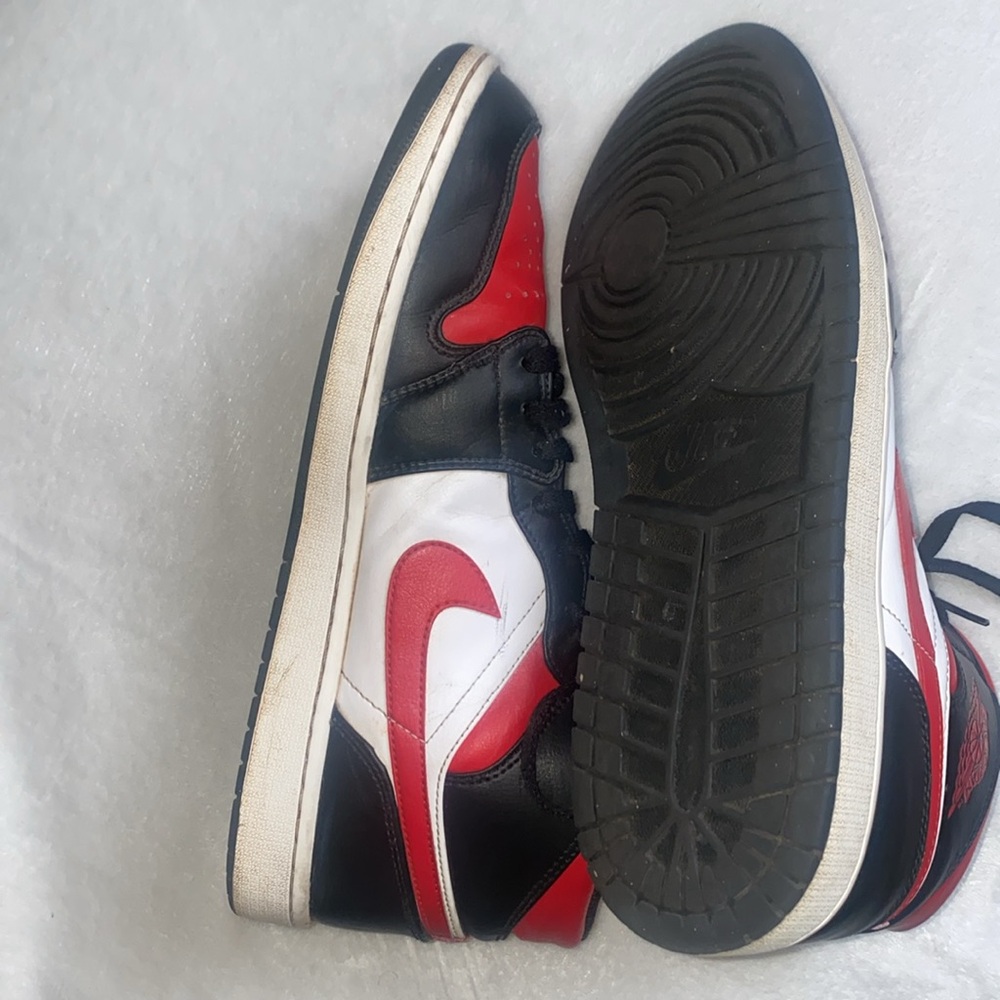 Men’s Jordan 1 Mid Gym Red Black White Sneakers Size 13 - Picture 6 of 8